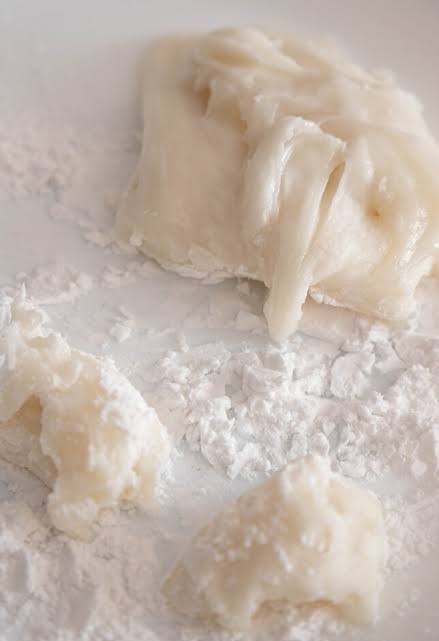 Pâte mochi qui colle : 5 solutions pour réussir